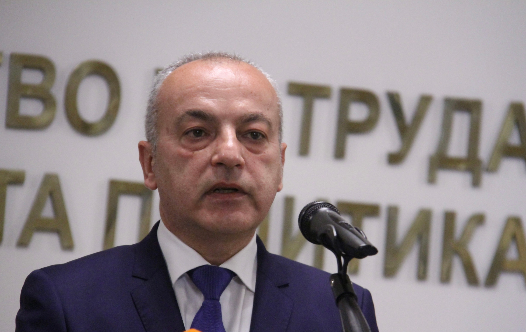 Гълъб Донев: Проф. Кантарджиев не е калинка
