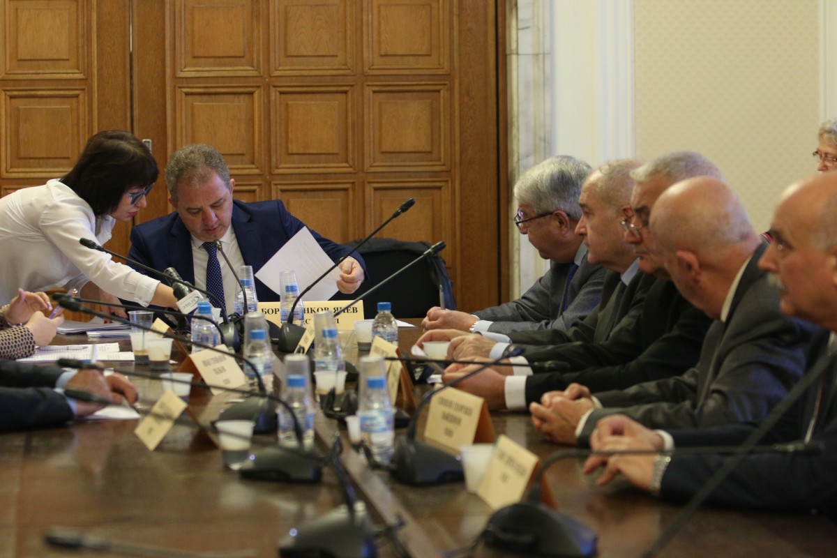 Допуснаха до изслушване в пленарна зала Цацаров и Найденов, претенденти за КПКОНПИ