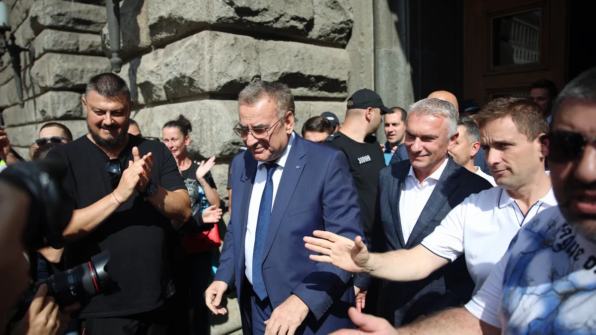 ДПС - Доган внесе документи за самостоятелно участие на изборите