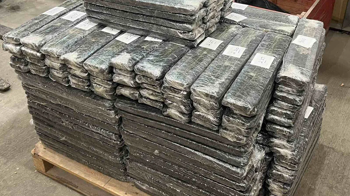 Двама граждани на Северна Македония са задържани за контрабанда на 137 килограма марихуана през ГКПП Гюешево