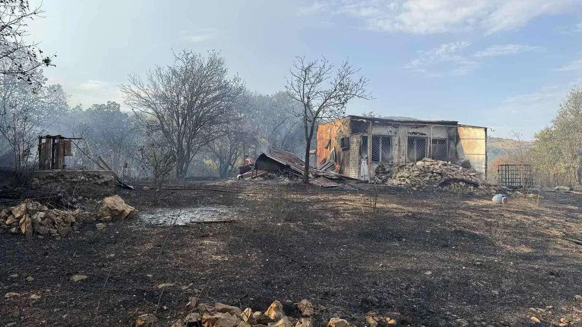 Двама мъже са задържани за големия пожар до Стара Загора