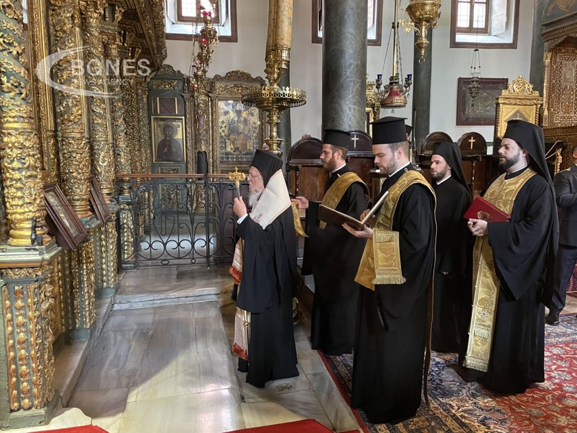 Вселенският патриарх Вартоломей отслужи заупокойна молитва за блаженопочившия патриарх Неофит