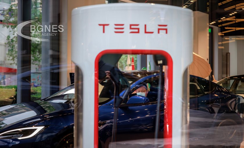 Разследват Tesla заради Мъск