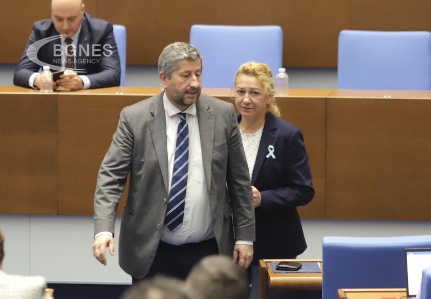 Христо Иванов: Промените в Конституцията влизат в пленарна зала на 8 декември