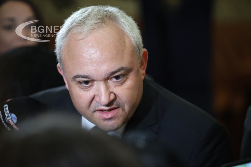 Демерджиев: Внесох сигнал в прокуратурата за нарушения на кабинета „Петков“ за помощите за украинските бежанци