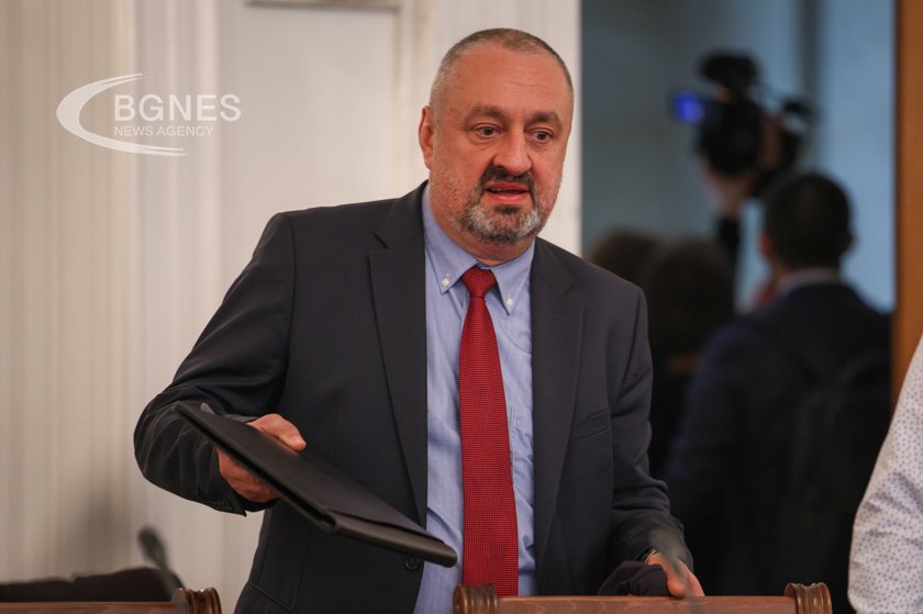 Ясен Тодоров: Нямам пресечни точки с Нотариуса, "Джуджетата" не ме обичат