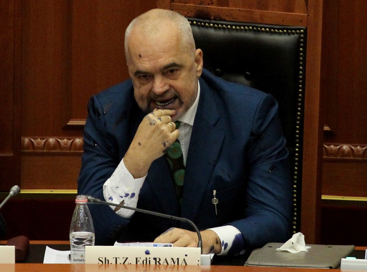 Еди Рама обмисля предсрочни избори и нов премиер
