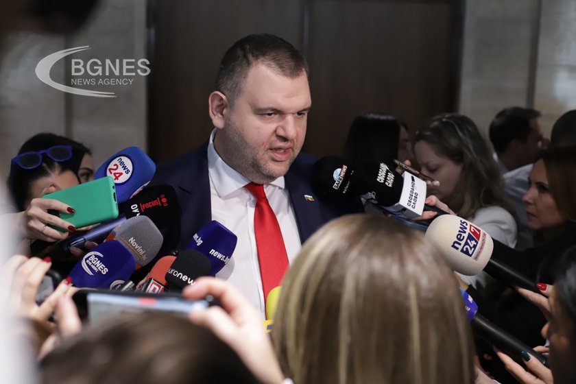 Пеевски: Един самозабравил се министър унизи парламента, да се яви пред НС