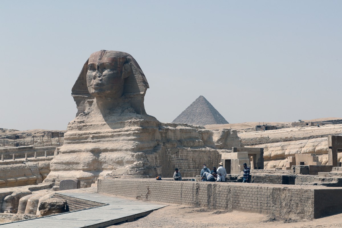 Египет убеждава Илон Мъск, че пирамидите не са строени от извънземни