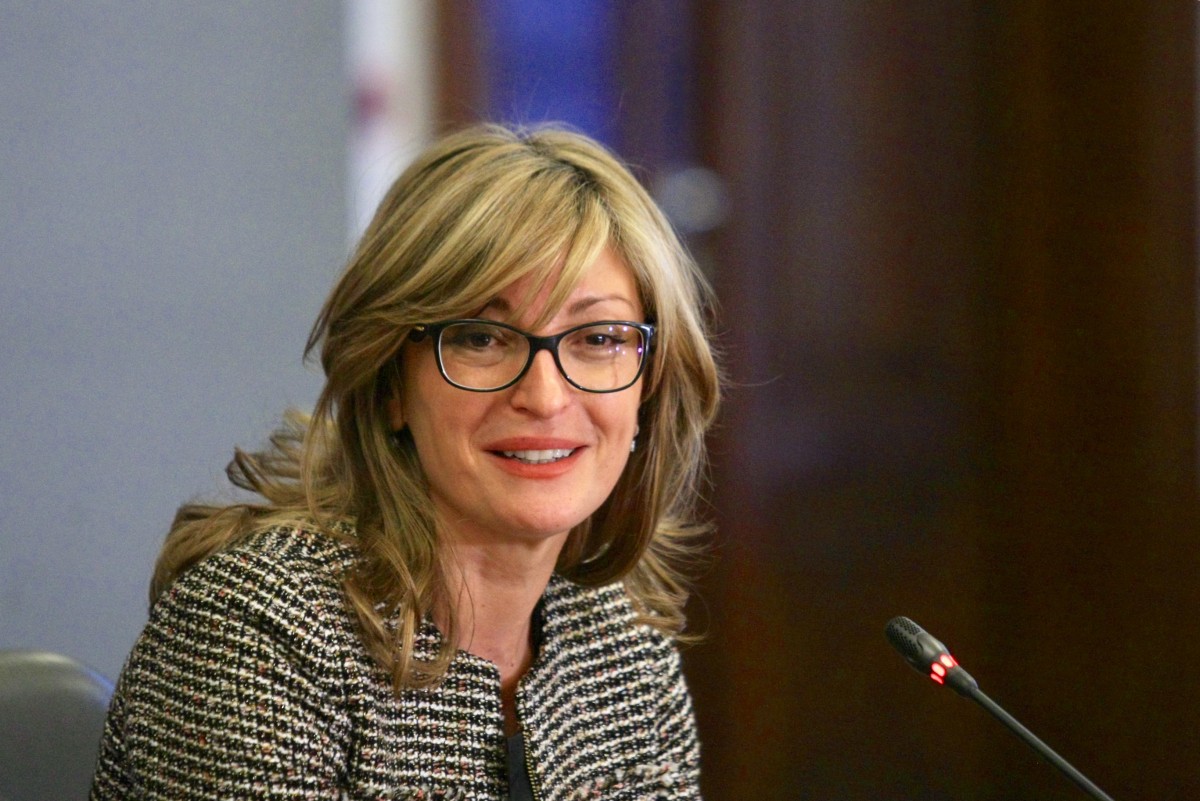 Екатерина Захариева ще разговаря с Лавров в Москва