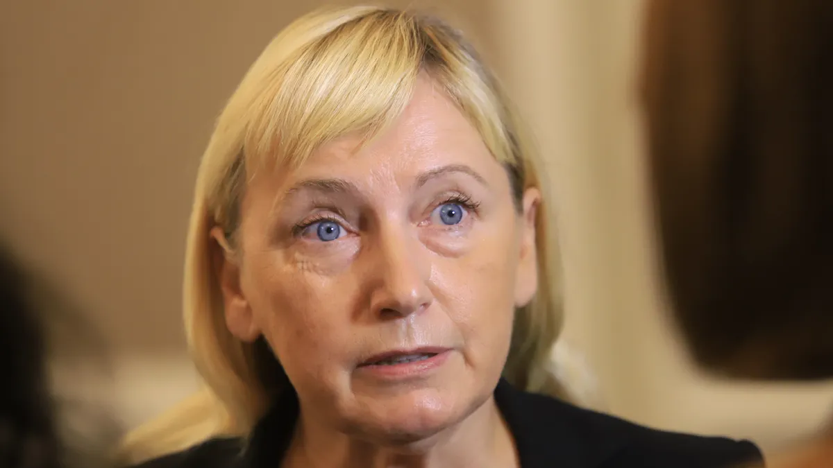 Елена Йончева се възхищава на устремеността на Делян Пеевски 