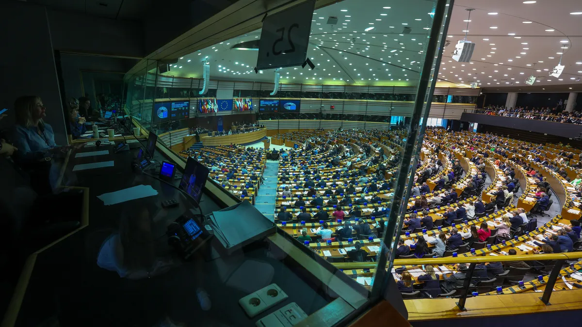 ЕС одобри програма за заем от 150 милиарда евро за превъоръжаване