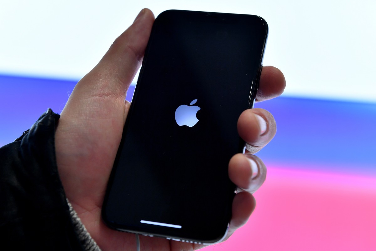ЕС заведе антитръстови дела срещу „Apple“