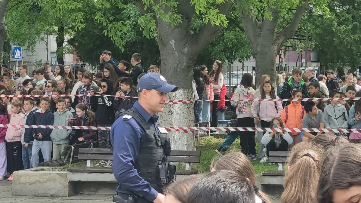 Евакуираха най-голямото училище в Бургас за 8 минути в антитерористично учение