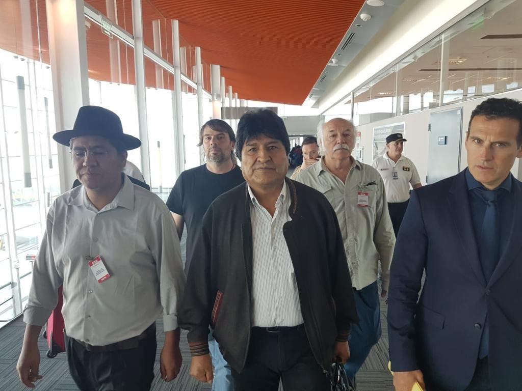 Издадена e заповед за ареста на Ево Моралес
