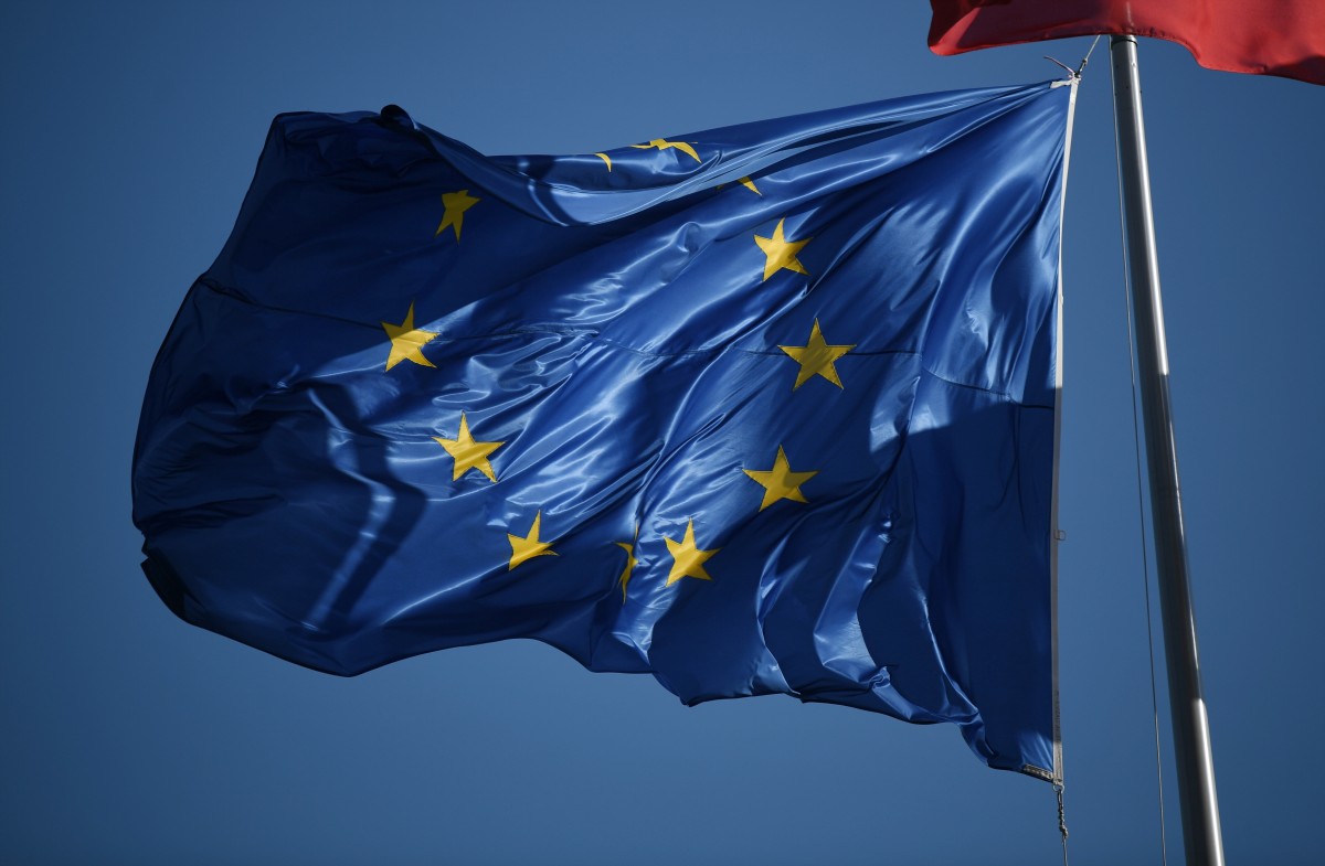 Европарламентът гласува отлагане на Брекзит