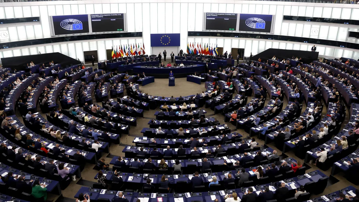 Европейският парламент ще гласува днес доклада на Вайц за Северна Македония