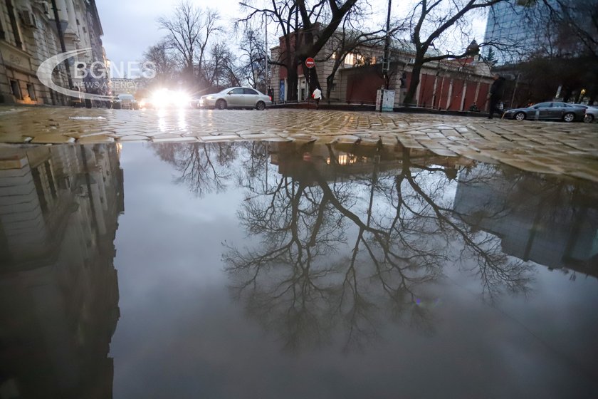 Облачно и дъждовно