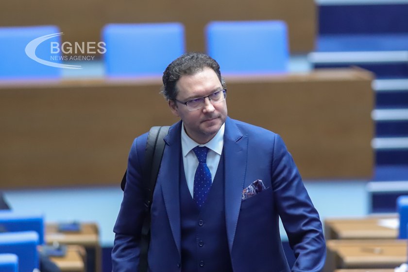 Официално: Даниел Митов оттегли номинацията си за служебен външен министър