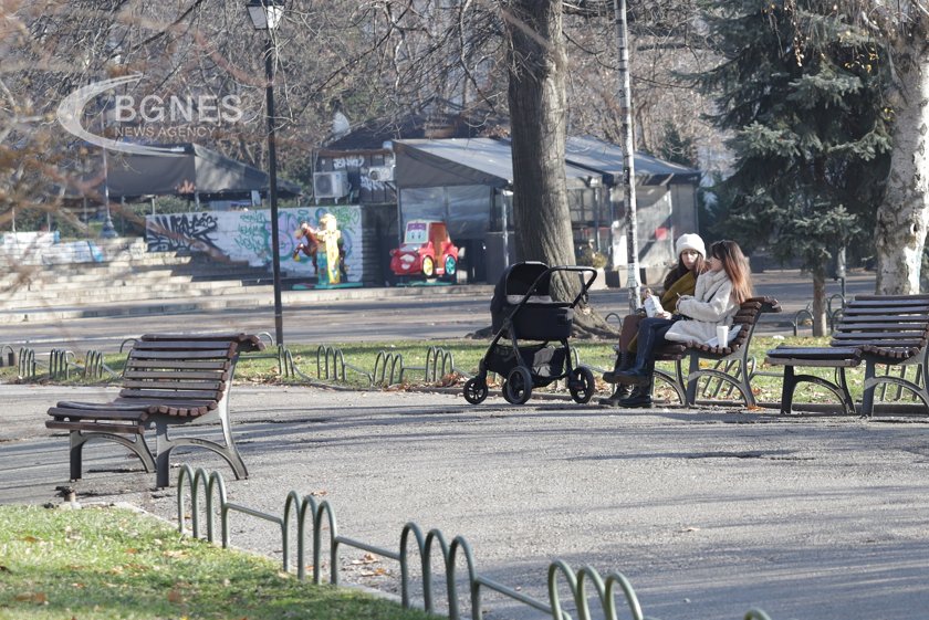 Предимно слънчево, температурите до 11 градуса