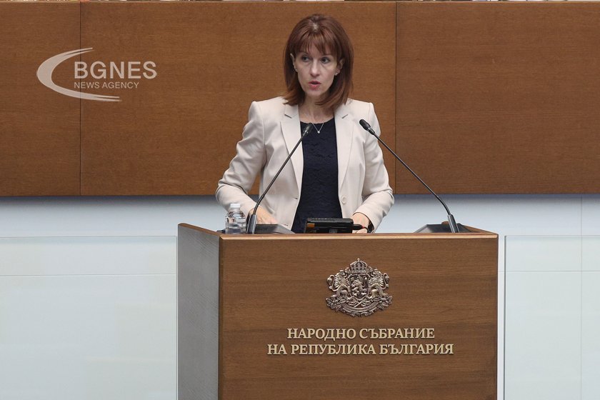 Камелия Нейкова: Няма да се доставят нови машини за местните избори