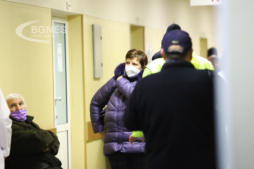 Сезонният грип: Как да се предпазим и преборим зимната неприятност