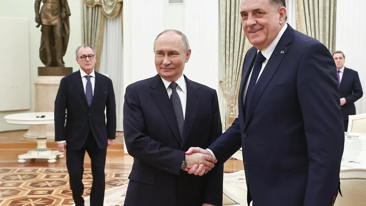 „Файненшъл Таймс“: С Милорад Додик Путин може отново да взриви Босна
