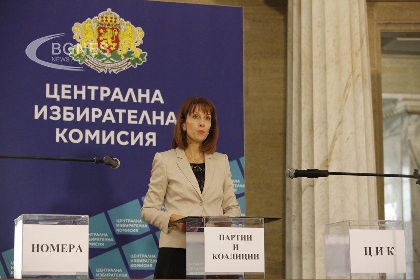Теглят жребия на номерата в бюлетините за местния вот