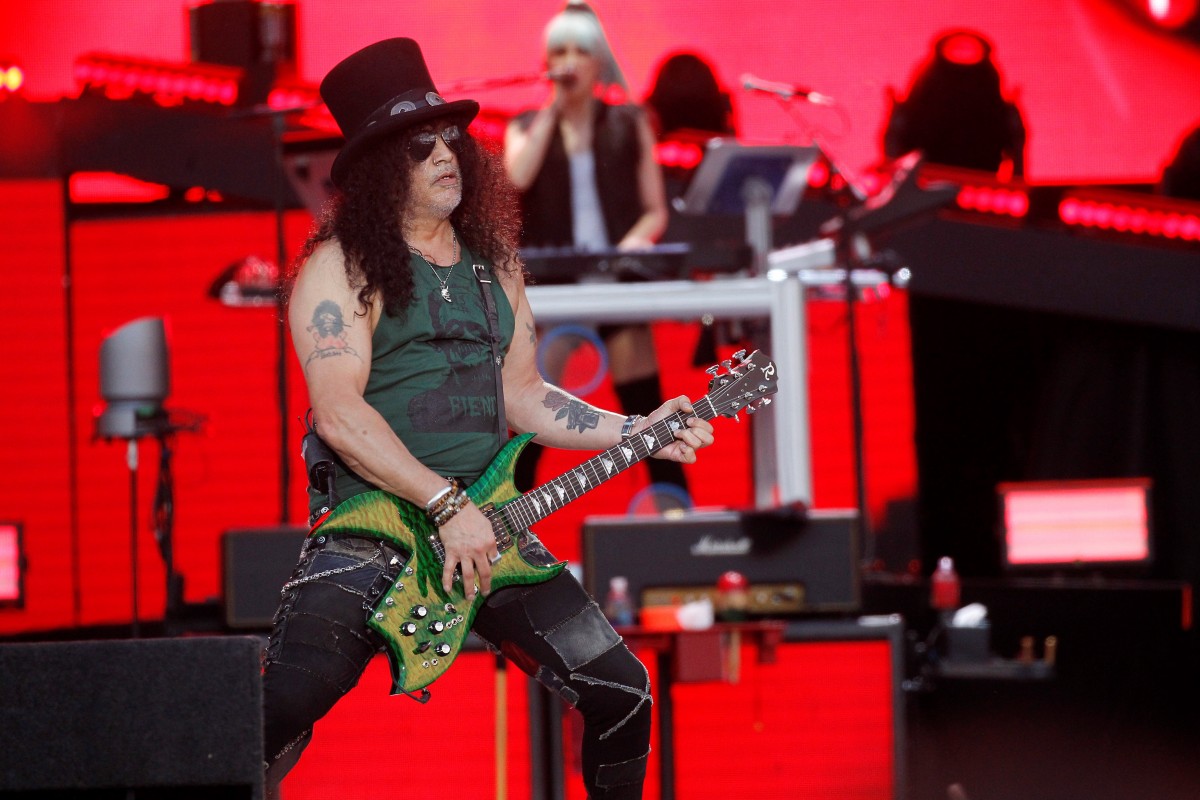 Фен на „Guns N’ Roses” публикувал незаконно неиздавани парчета