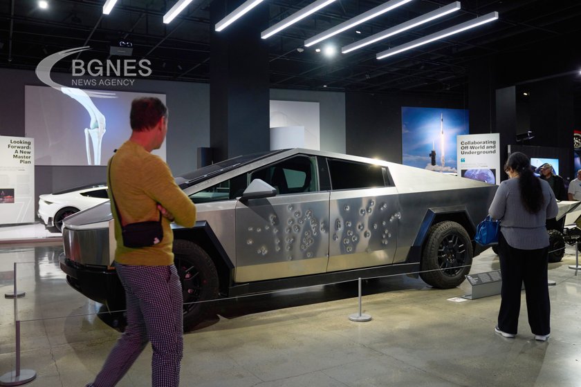 Робот на Tesla нападнал инженер във фабрика на компанията