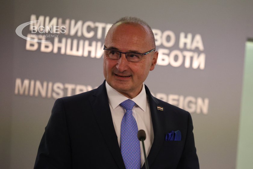 Радман: Само конституционните промени в РСМ ще отворят пътя към евроинтеграция