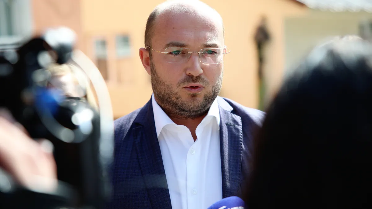 Георги Георгиев: "Слаб 2" на Васил Терзиев за първия учебен ден