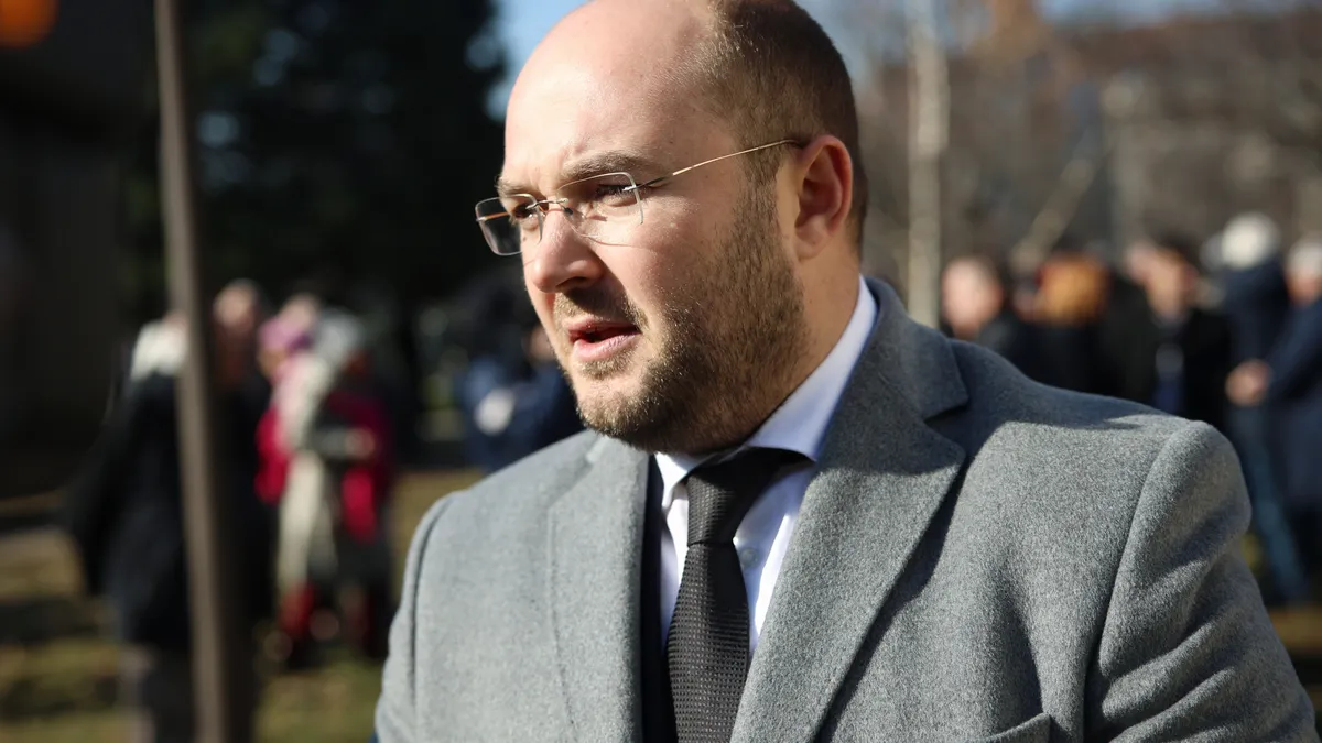 Георги Георгиев: Терзиев и МВР да обяснят как и защо е разрешен протестът пред Народния театър