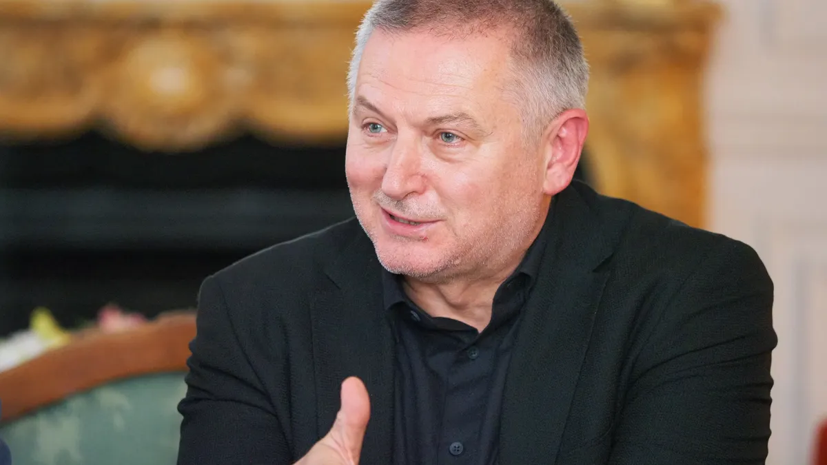 Георги Господинов: Изборите, които правим, би трябвало да са за бъдеще, а не да се връщаме в най-мрачните години
