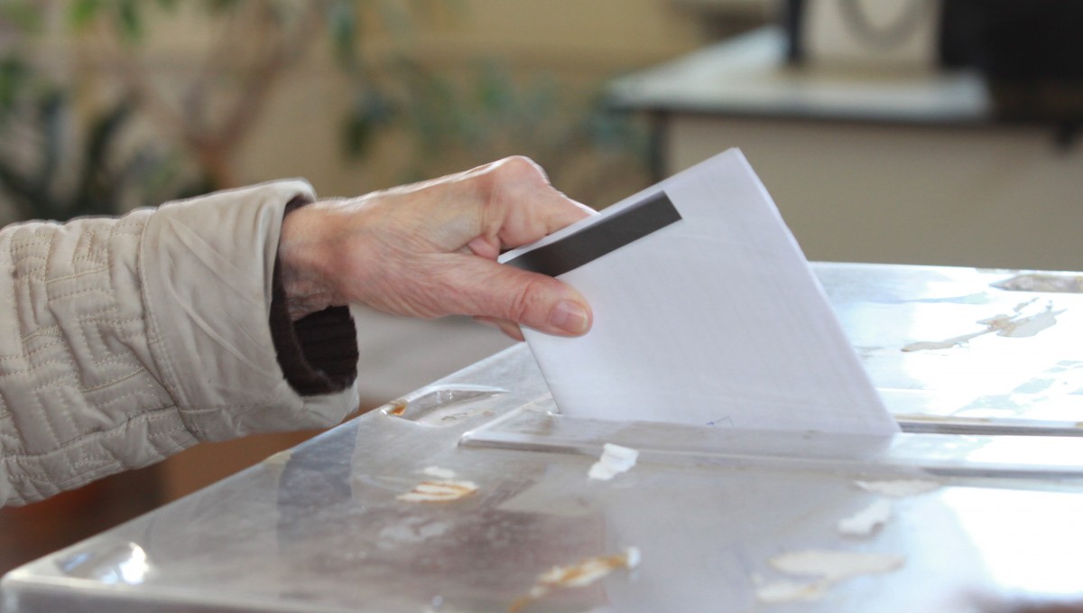ГЕРБ - 31,07%, БСП - 24,26%, ДПС - 16,55%, ВМРО - 7,36% и "Демократична България" - 6,06%