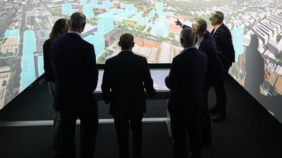 Германският гигант Siemens възобновява историческа индустриална база в Берлин