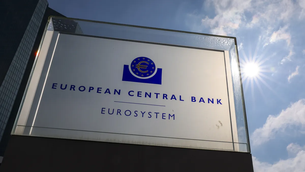 Годишната инфлация в еврозоната се повиши на 2,3% 