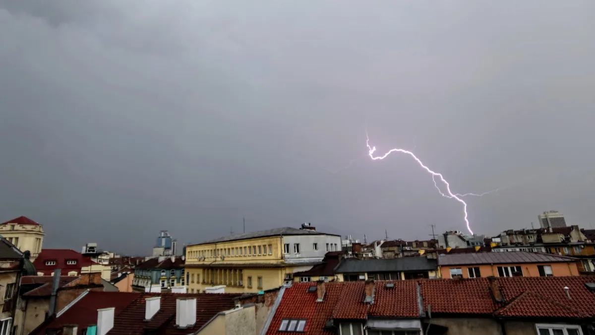 Гръмотевични бури и градушки в Западна и Северна България за Гергьовден