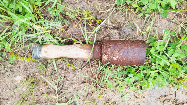 Военнослужещи унищожиха стара ръчна граната, открита в старозагорско село