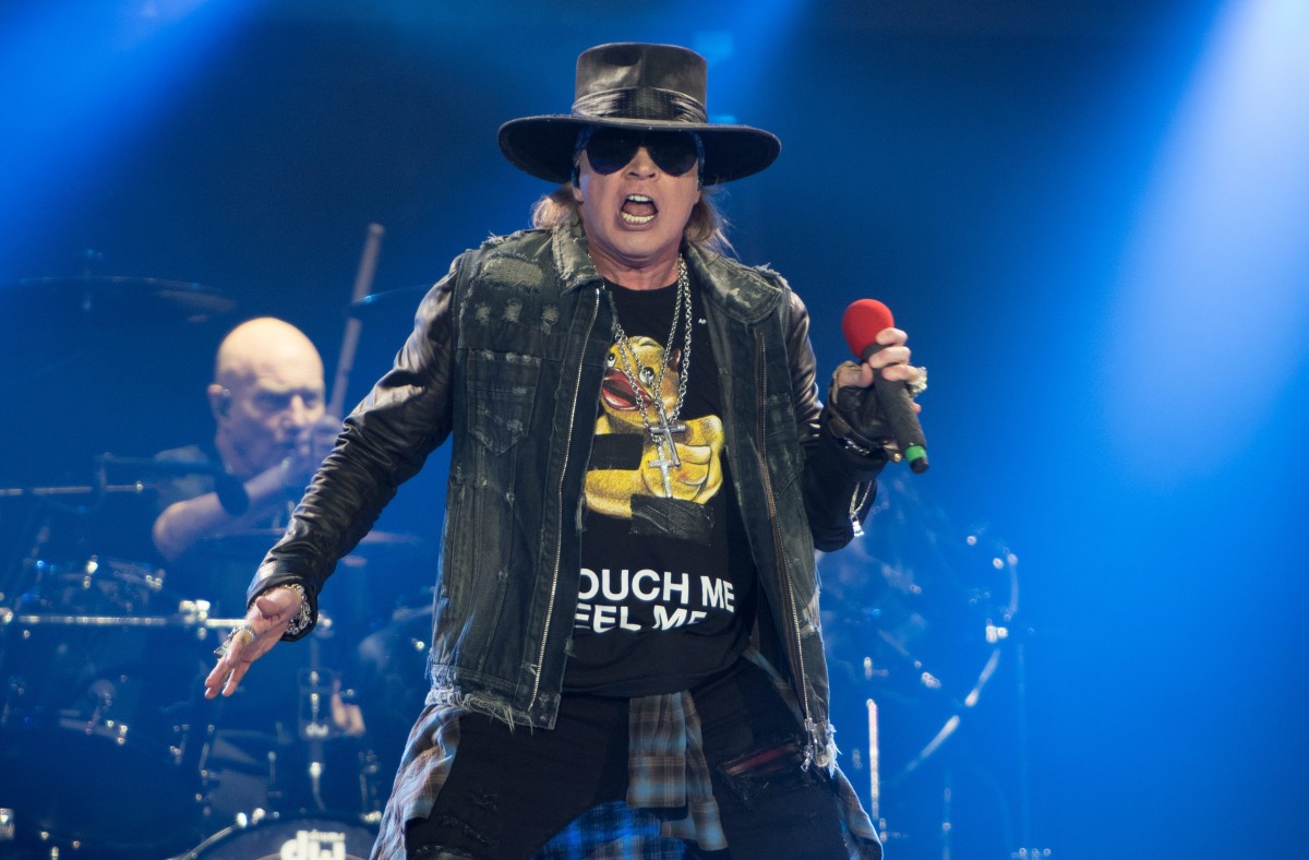 Guns N 'Roses атакуват Тръмп с нова фланелка