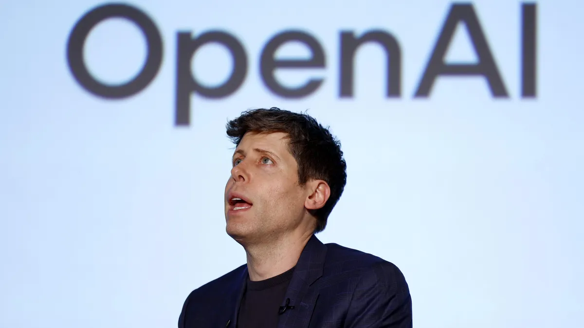 Гуруто на дизайна на iPhone и шефът на OpenAI обещават революция в устройствата с изкуствен интелект
