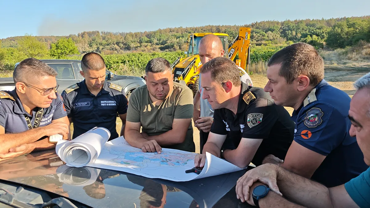 Хеликоптер от Ново село ще се включи в борбата с огъня в Сунгурларе