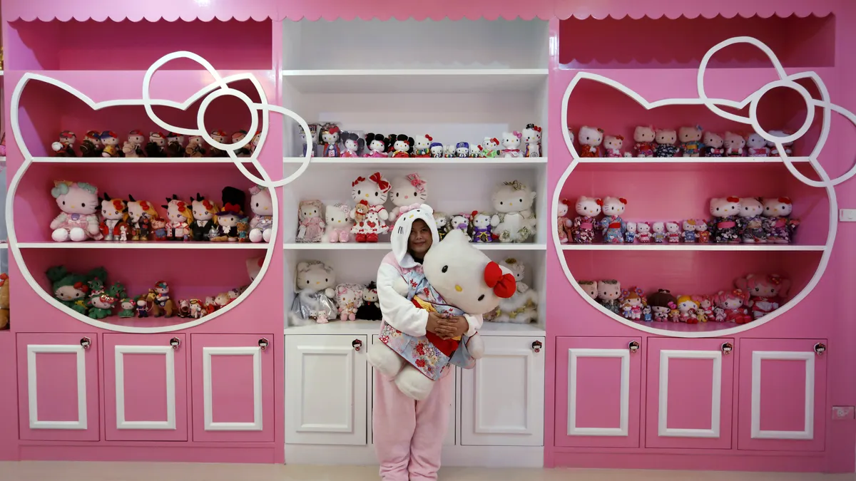 Hello Kitty става на 50 години