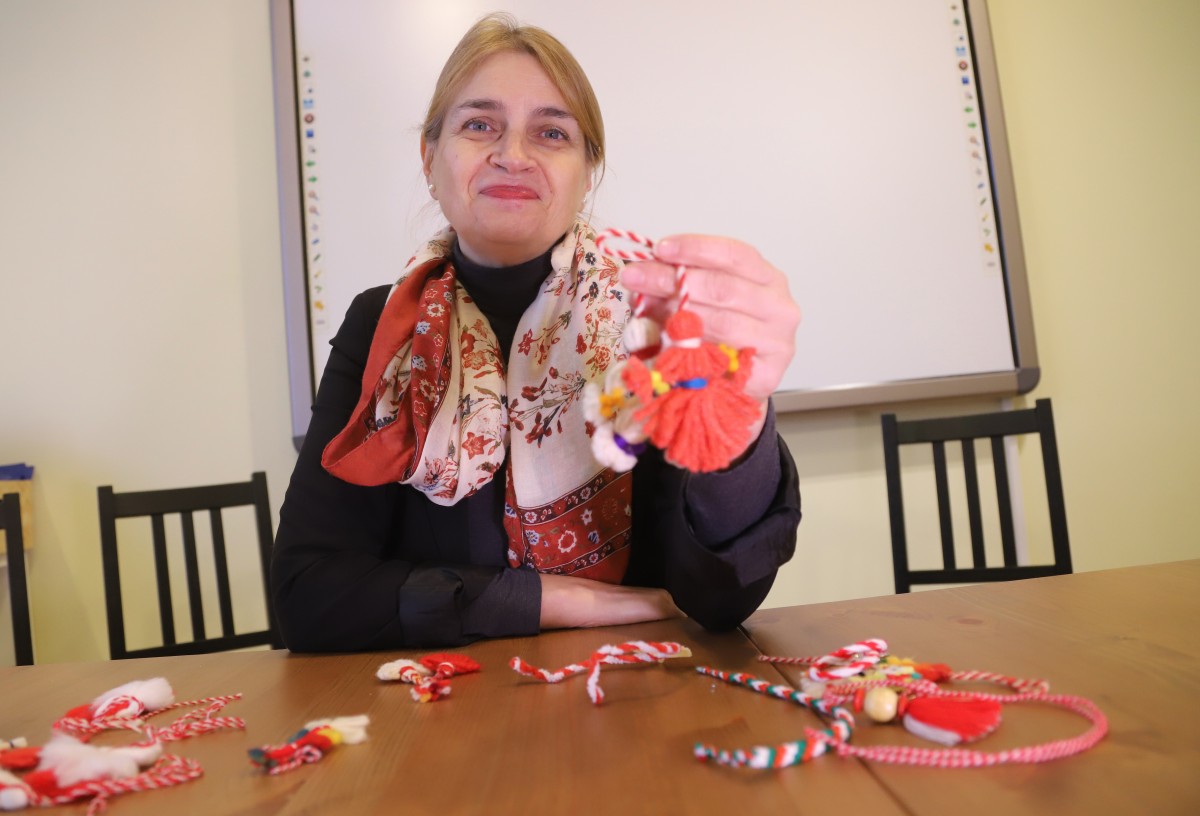 Иглика Мишкова: Истинската мартеница е пресукан червен и бял конец