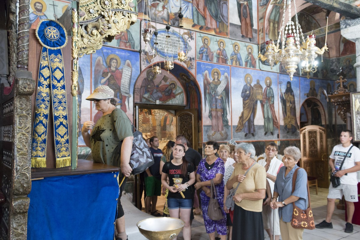 Изнесоха по традиция иконата на Св. Богородица от Бачковския манастир