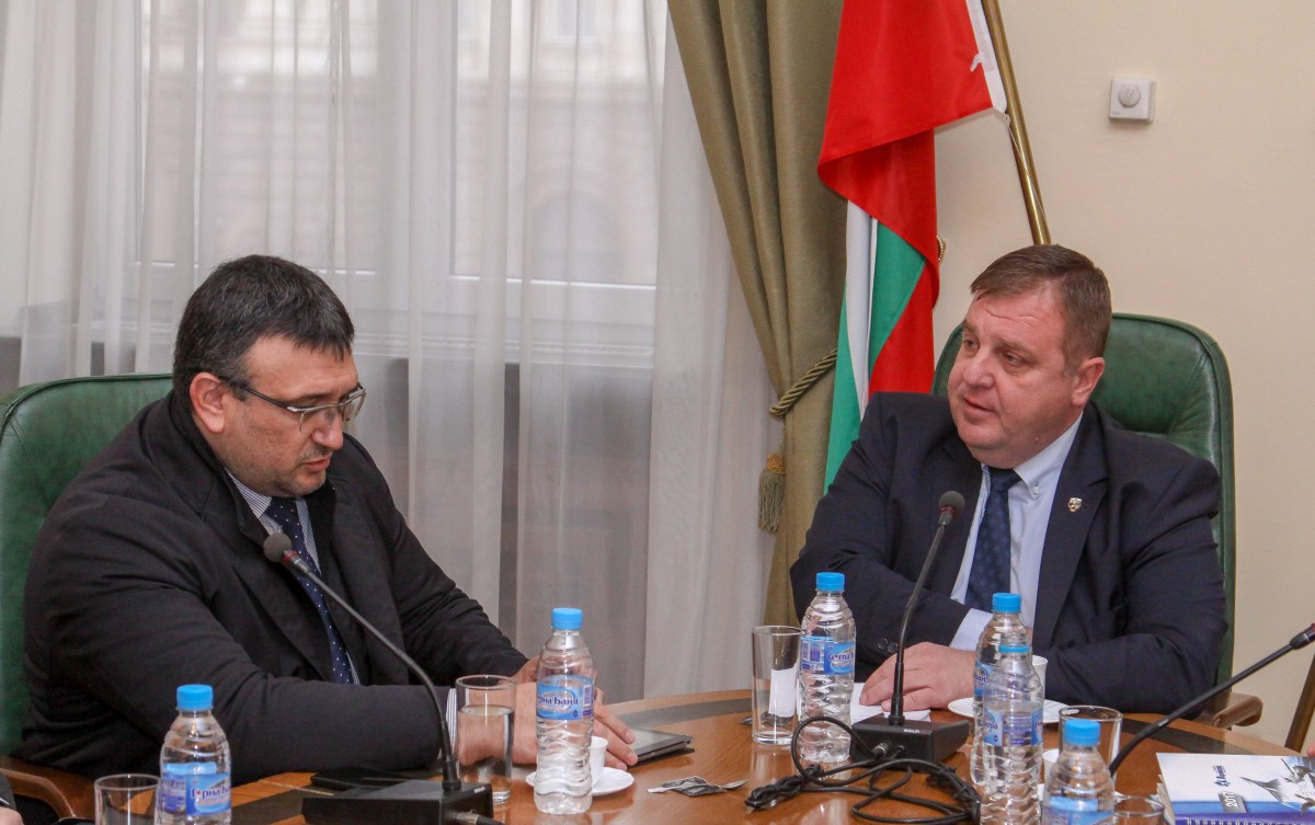 Каракачанов: Полицията винаги си върши работата, местната власт – не