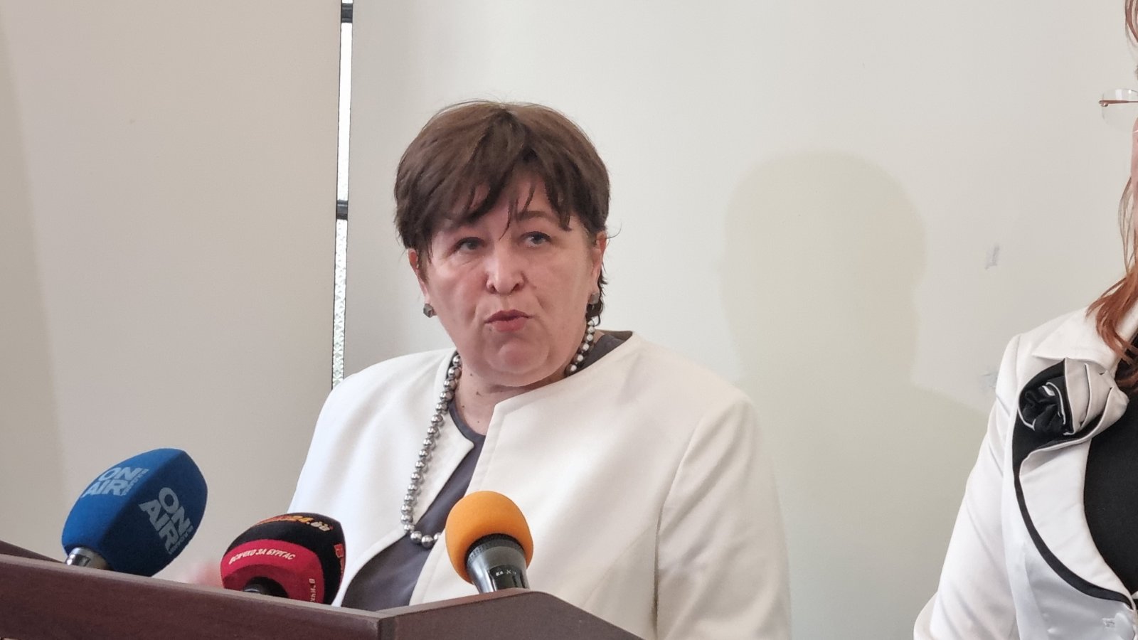 Балтова: В Министерството на туризма няма компании от списъка „Магнитски”