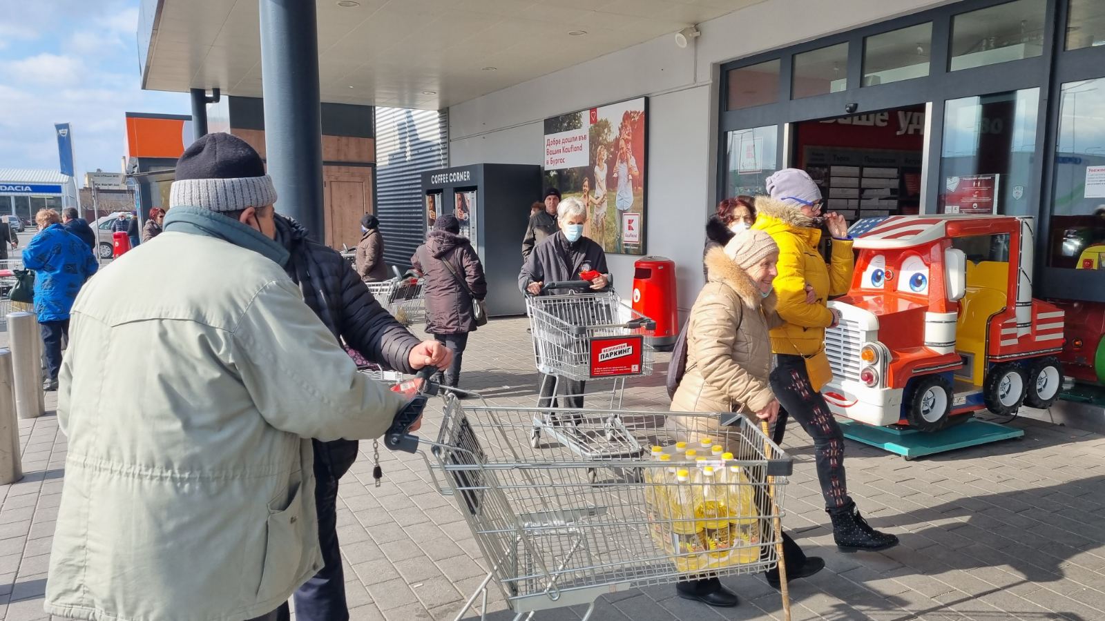 Мъж почина на опашка за олио в Бургас