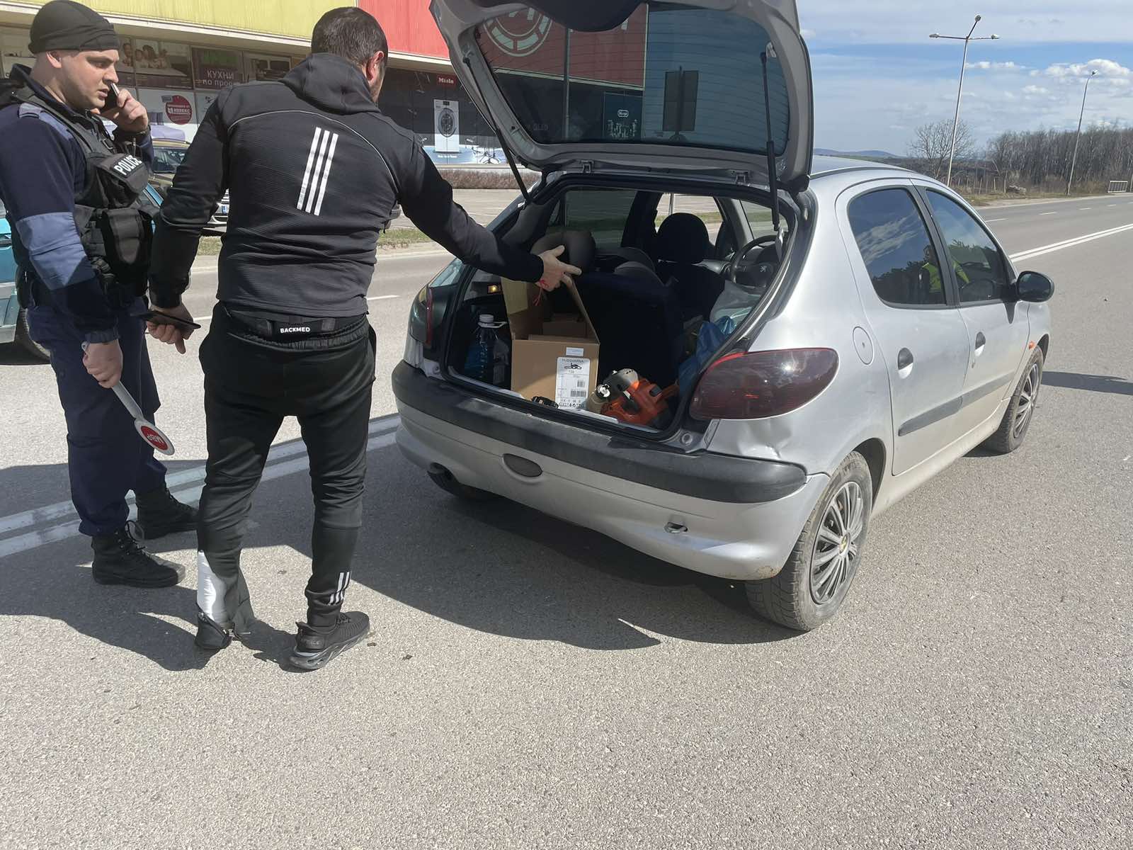 Полиция блокира Враца заради обира на инкасо автомобил
