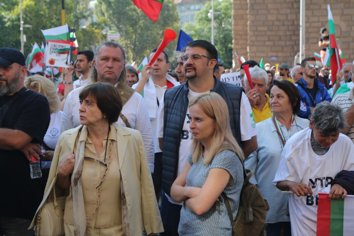 Инджова: Най-важното е живот без Борисов